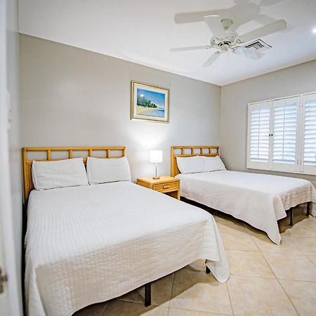 Seven Mile Beach Resort จอร์จทาวน์ ภายนอก รูปภาพ
