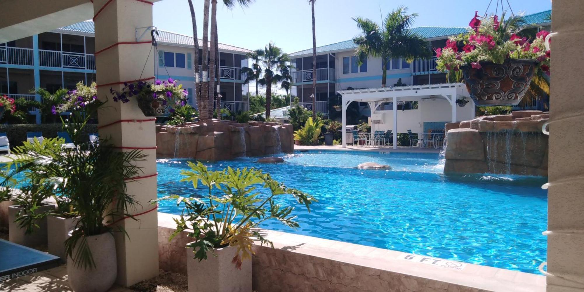 Seven Mile Beach Resort จอร์จทาวน์ ภายนอก รูปภาพ