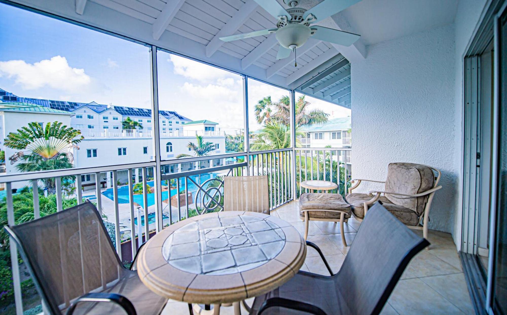 Seven Mile Beach Resort จอร์จทาวน์ ภายนอก รูปภาพ