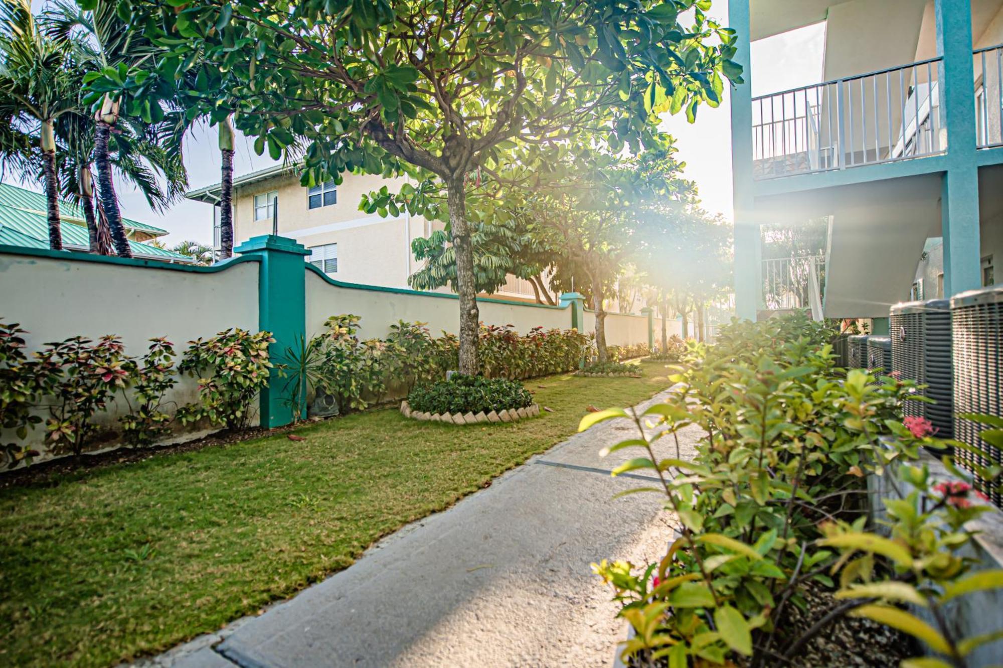 Seven Mile Beach Resort จอร์จทาวน์ ภายนอก รูปภาพ