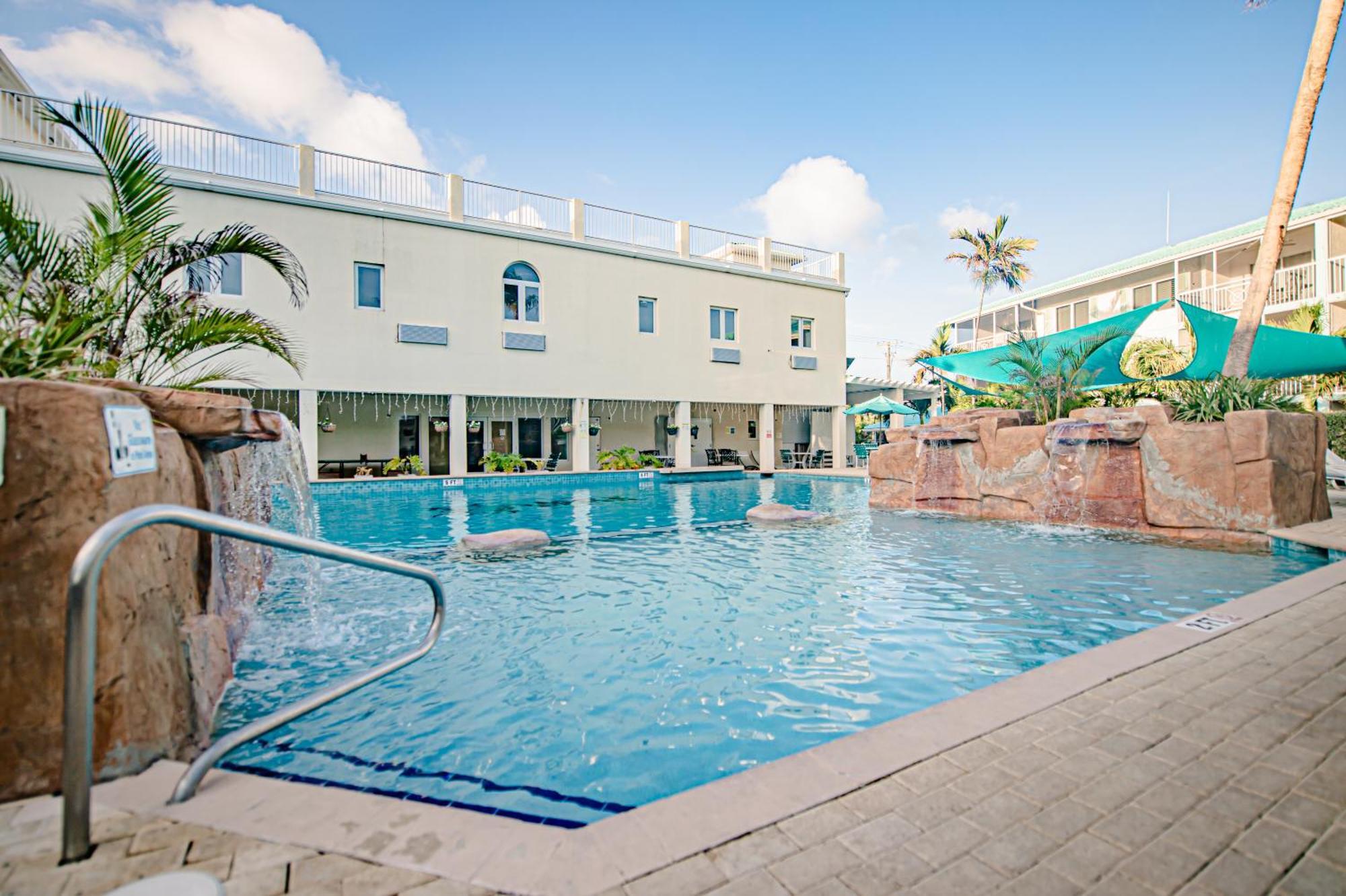 Seven Mile Beach Resort จอร์จทาวน์ ภายนอก รูปภาพ
