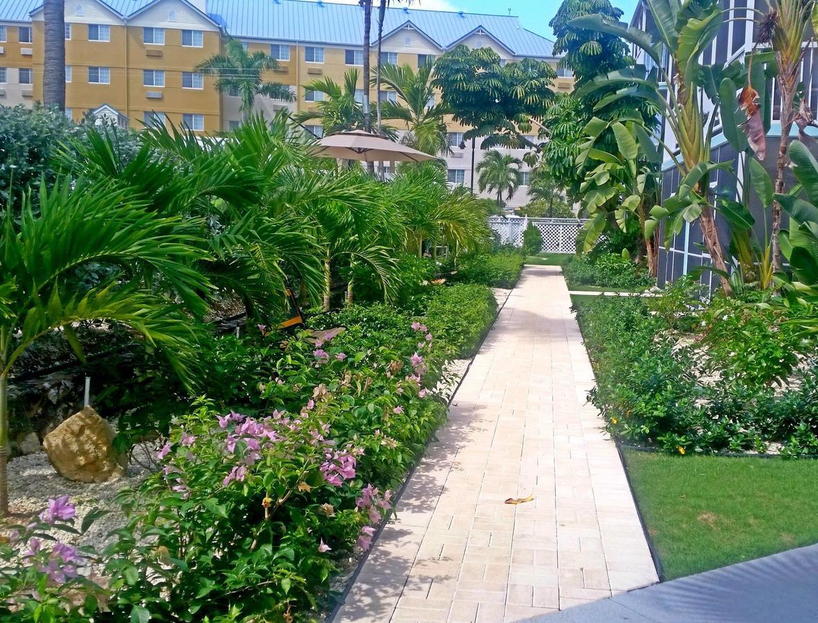 Seven Mile Beach Resort จอร์จทาวน์ ภายนอก รูปภาพ