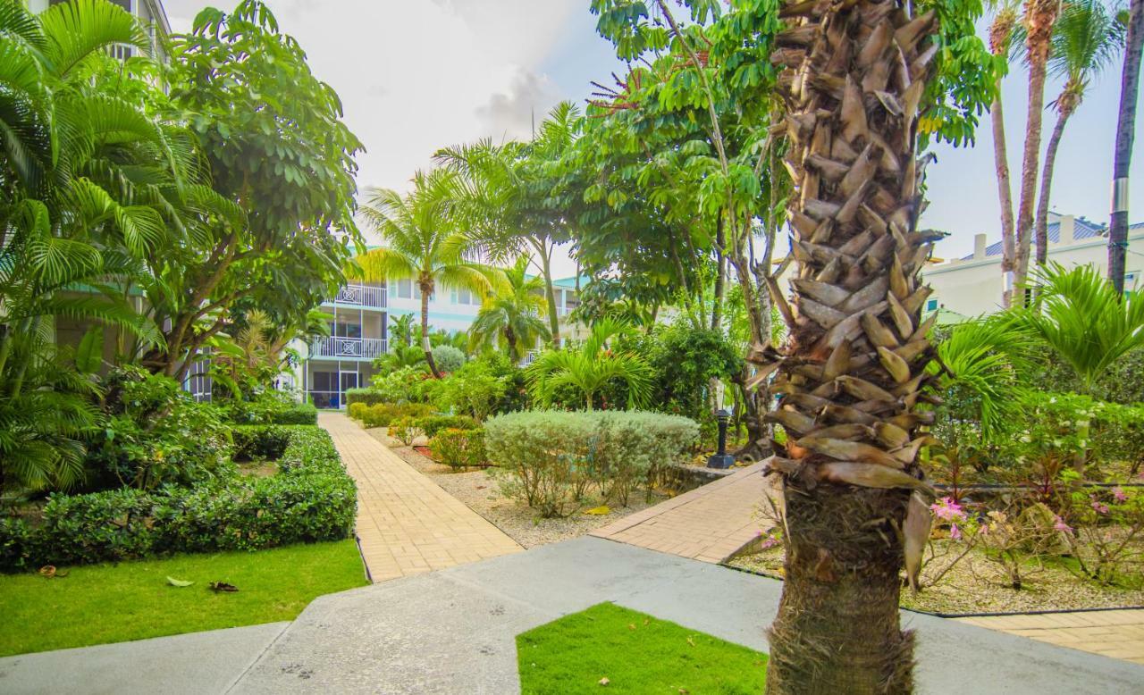 Seven Mile Beach Resort จอร์จทาวน์ ภายนอก รูปภาพ